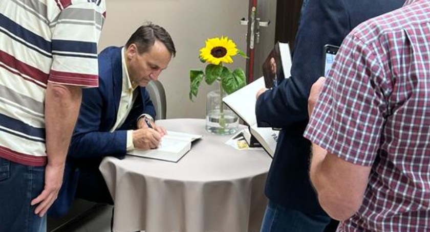 Zobaczcie o co pytali mieszkańcy Radosława Sikorskiego?