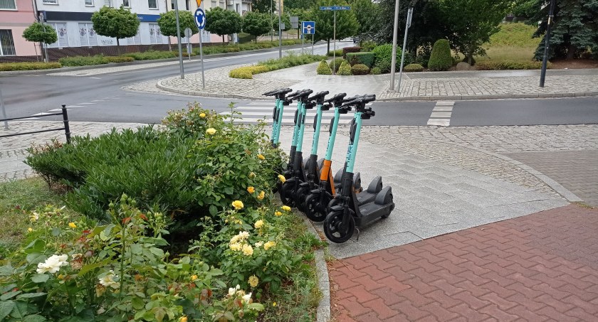 Hulajnogi na ulicach Trzebnicy