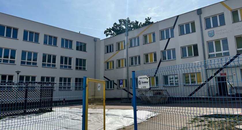 Szok! Kolejna fuszerka. PINB wstrzymuje prace nad rozbudową Szkoły Podstawowej nr 2 w Trzebnicy