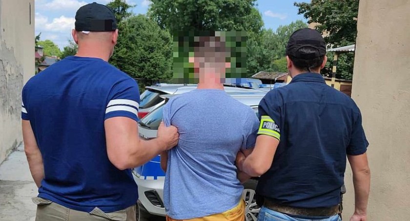 Ukradł na policjanta 22 tys. zł