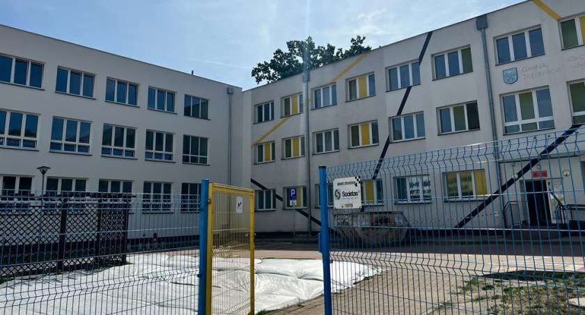 Czy nowe skrzydło szkoły zostanie otwarte?