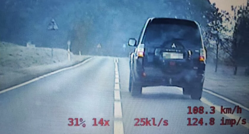 Uciekała przed policją. Była pijana