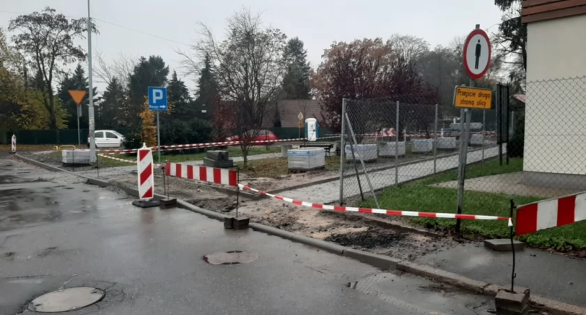 Trwają prace przy budowie ronda