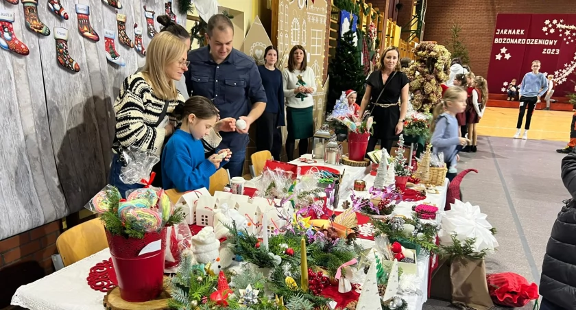 Kiermasz bożonarodzeniowy w SP3 