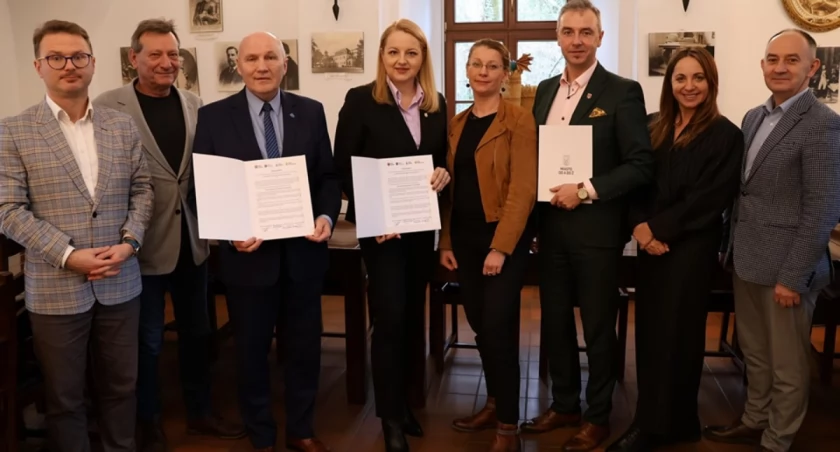 Polityczna sensacja. Burmistrzowie i wójtowie zawiązują wspólny komitet wyborczy