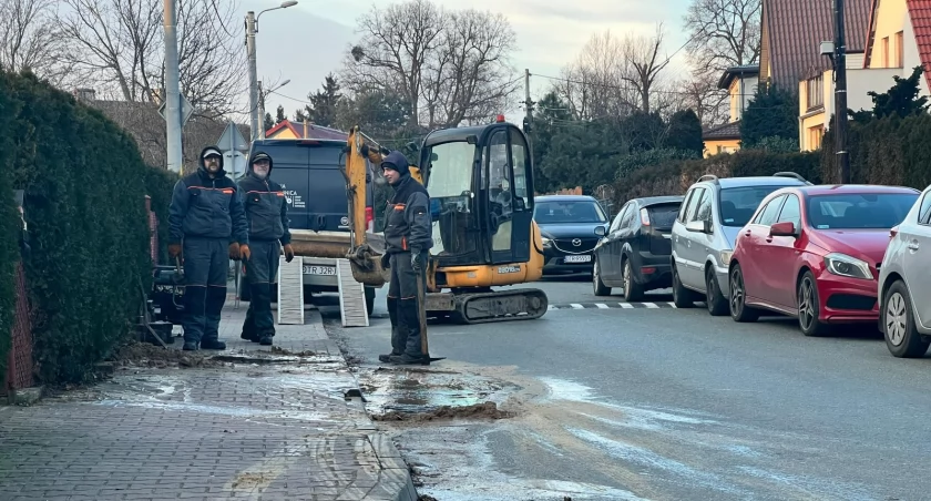 Awaria przyłącza wody w Trzebnicy