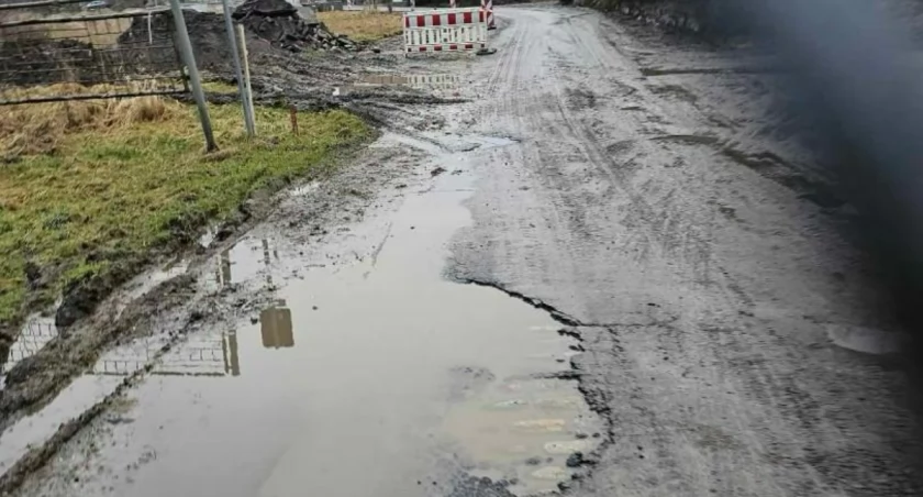 Nikt nie sprząta błota w Machnicach