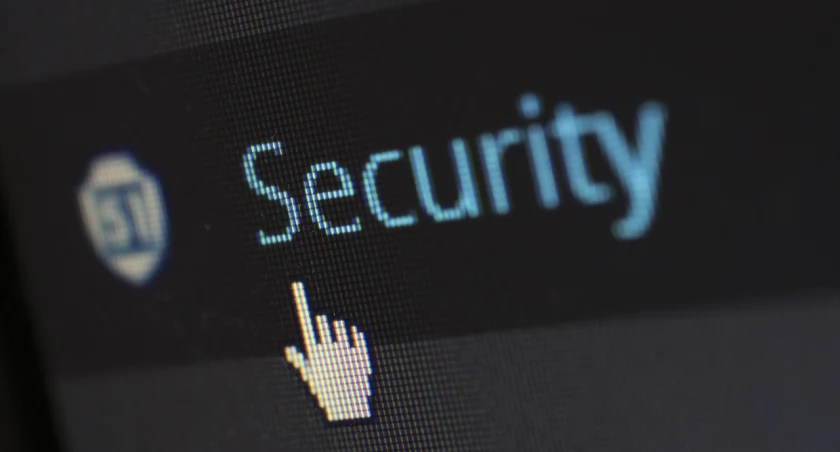 Jak ustrzec się cyberprzestępców? Webinarium dla seniorów i opiekunów