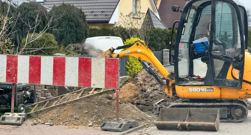 Osiedle było bez wody. Kolejna awaria, a mieszkaniec pyta o wydawanie pieniędzy