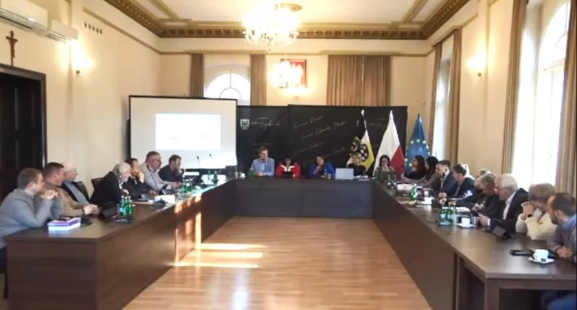 Tyle zgromadzili na koniec kadencji. Sprawdzamy majątki radnych