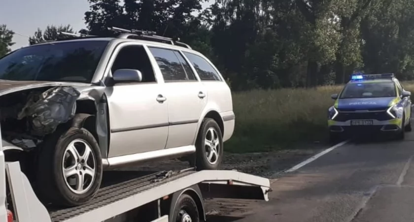 Wjechała w tył ciężarówki