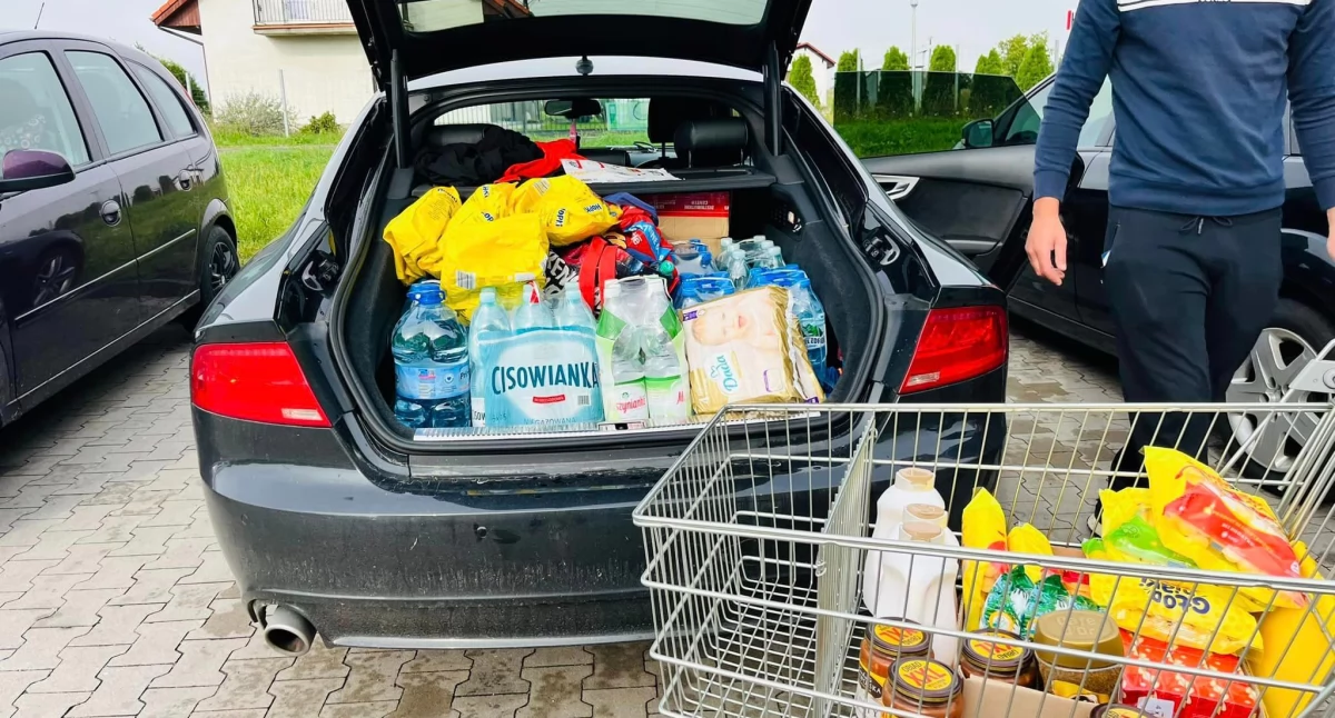 Pierwsze 1400 kg pomocy pojechało już do Kłodzka. O 16 kolejny transport
