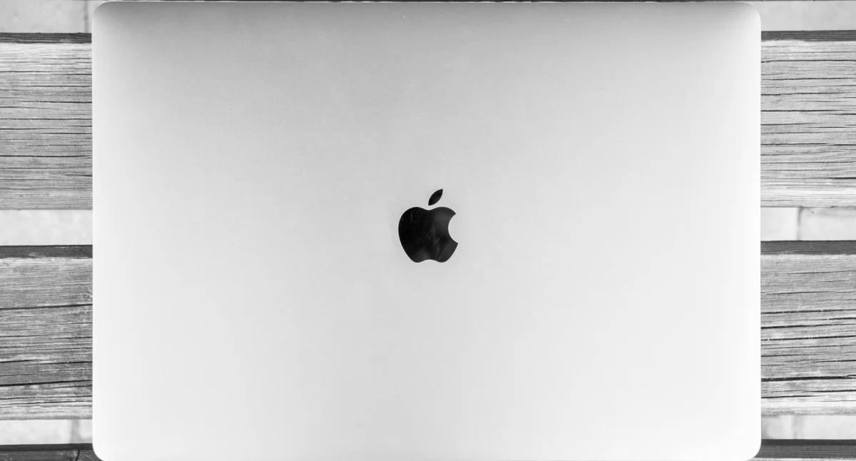 Wymiana baterii w MacBook Air - dlaczego warto skorzystać z profesjonalnego serwisu?