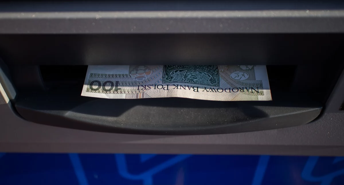 Areszt dla sprawcy kradzieży pieniędzy z bankomatu