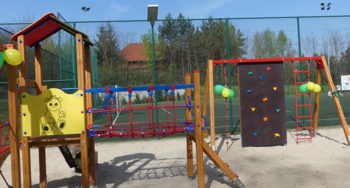 Ogień na placu zabaw