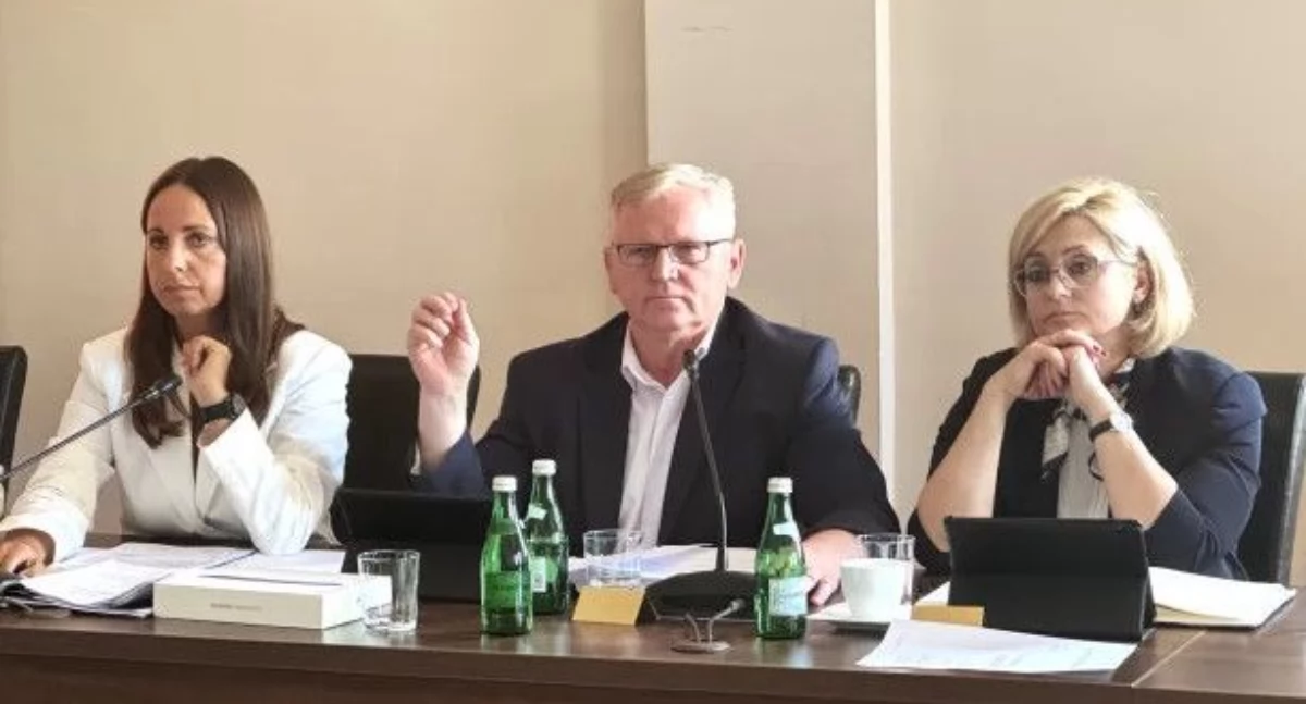 Już dzisiaj sesja w sprawie odwołania starosty. Można oglądać na żywo