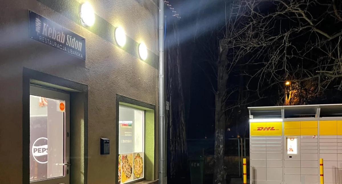 Napad w restauracji. Pobili pracownika i ukradli pieniądze!