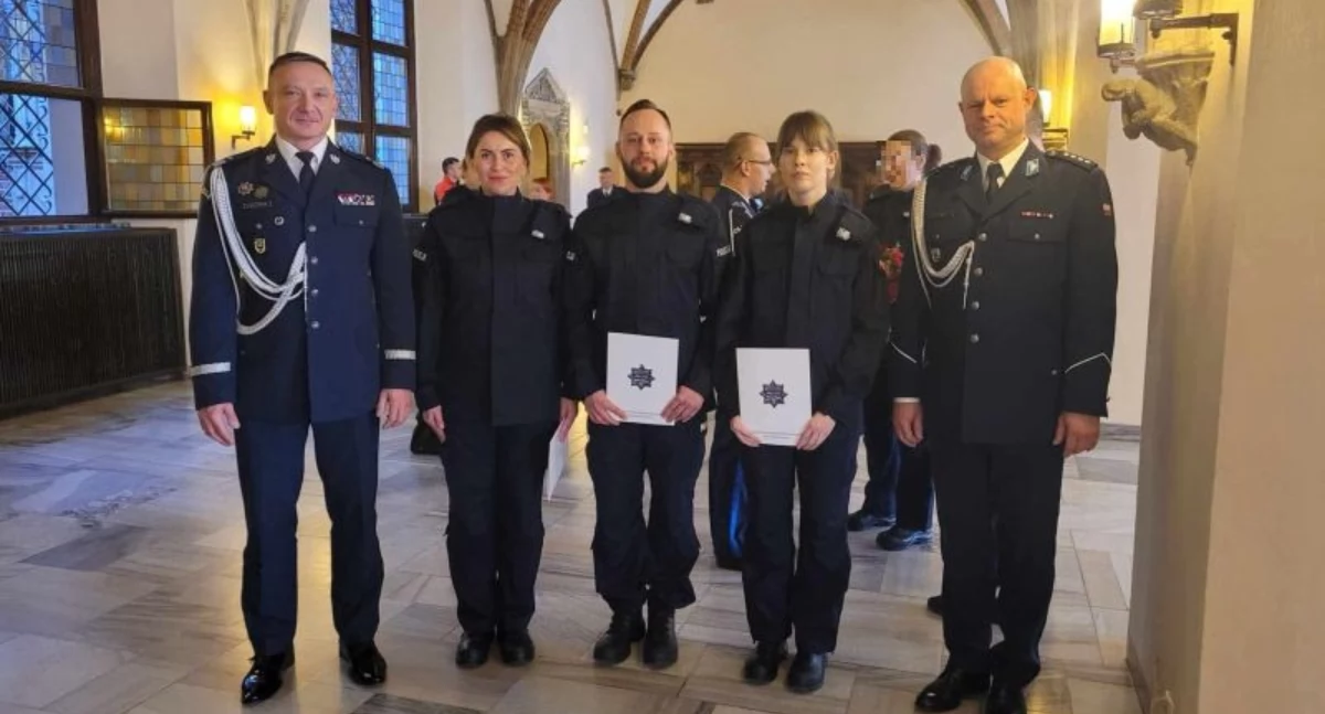 Troje nowych policjantów