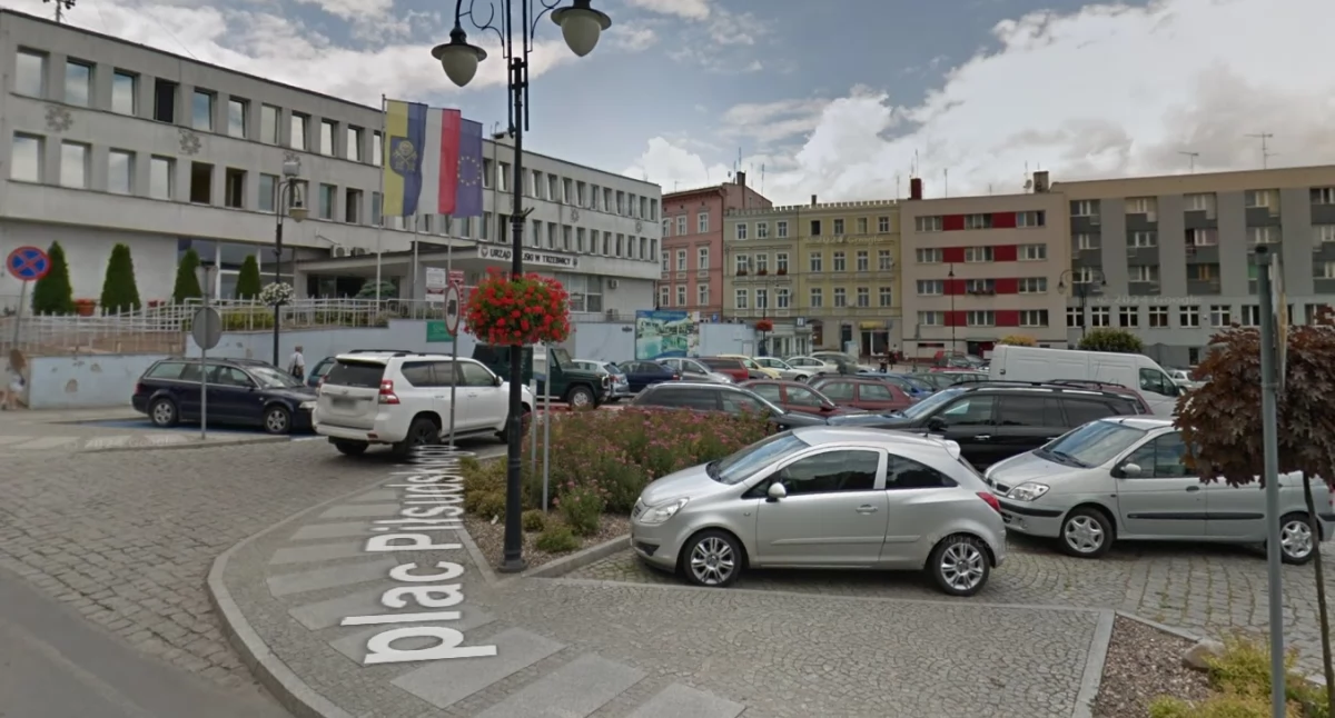 Parking przed urzędem do likwidacji. Powstanie galeria handlowa