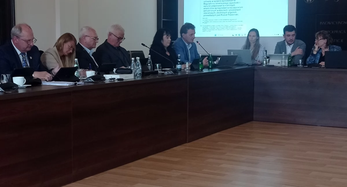 Problemy szkół powiatowych - radni szukają rozwiązania