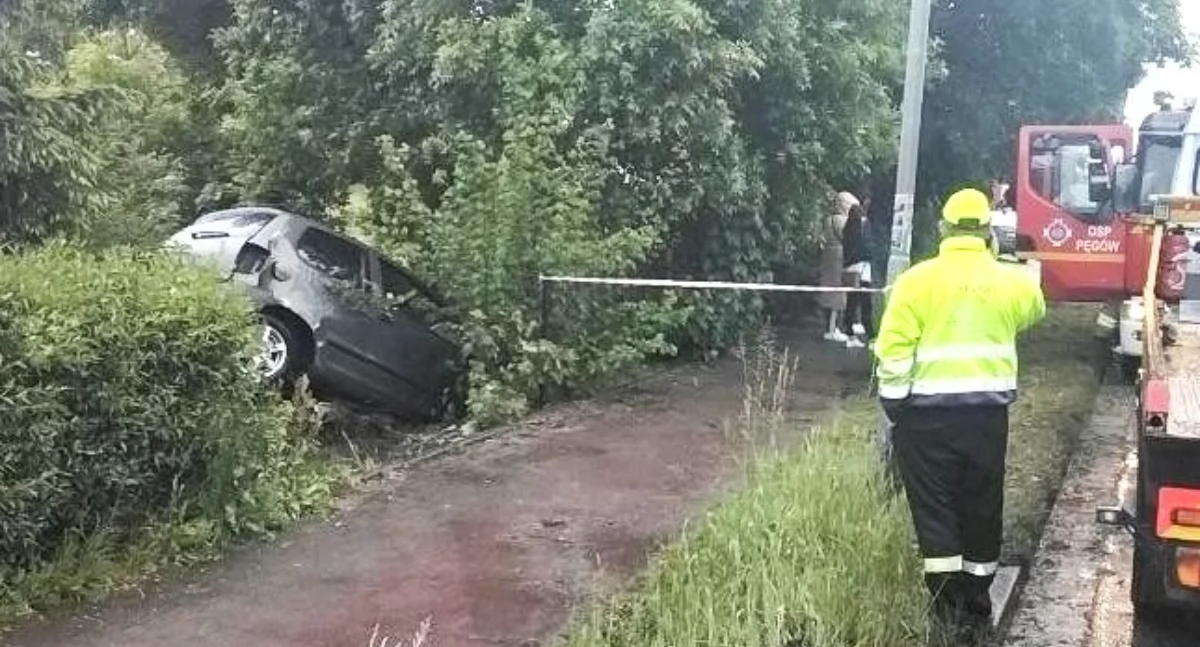 Kraksa na drodze wojewódzkiej