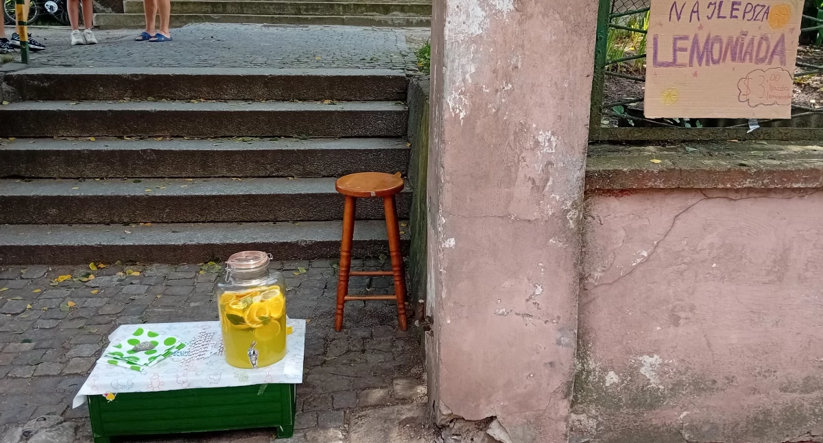 Lemoniadowy biznes - kiedy żar z nieba, one mają plan