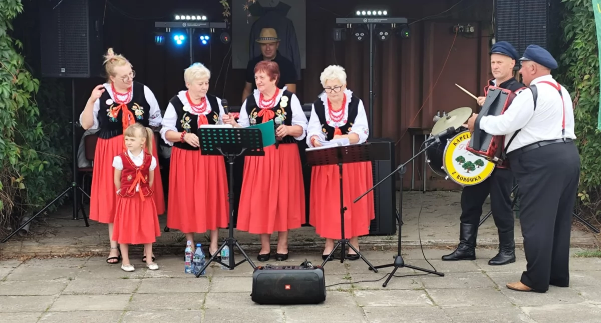 Ludowe Granie Pod Trzema Wieżami - Przegląd Zespołów Ludowych w Borówku! Wspaniałe wydarzenie już jutro