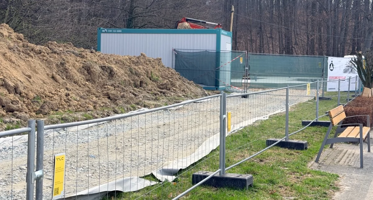 Budowa tężni stoi. PINB ukarał kierownika budowy