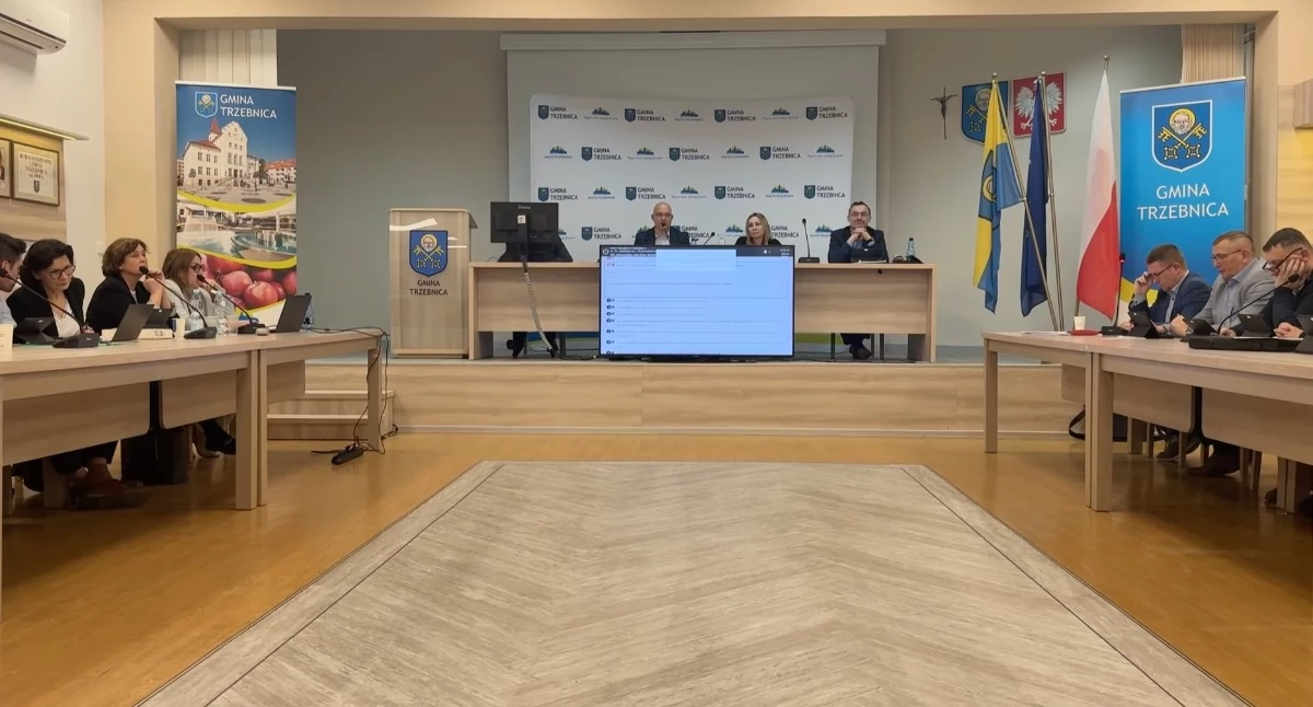 Sesja bez burmistrza. Dużo pytań, ale brak zgody na publiczną debatę