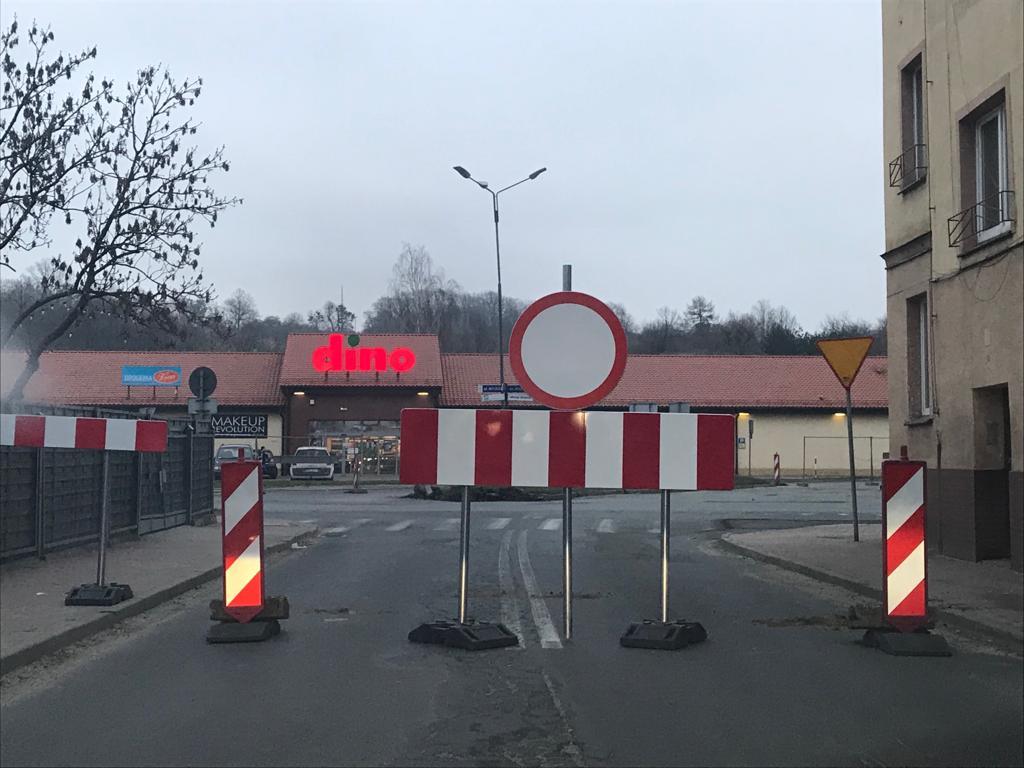 Paraliż komunikacyjny. Zamknięte ulice i korki