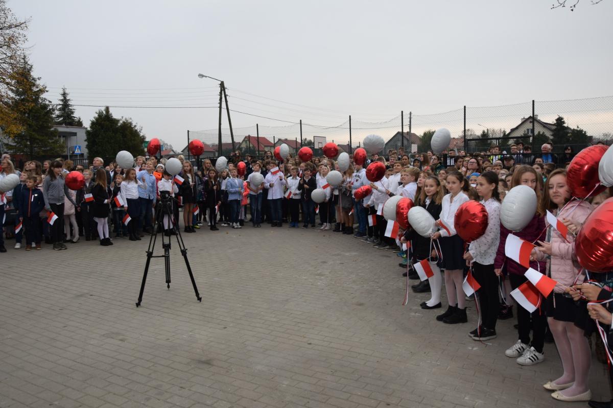 Szkoła Podstawowa w Zawoni zyskała nowy wygląd