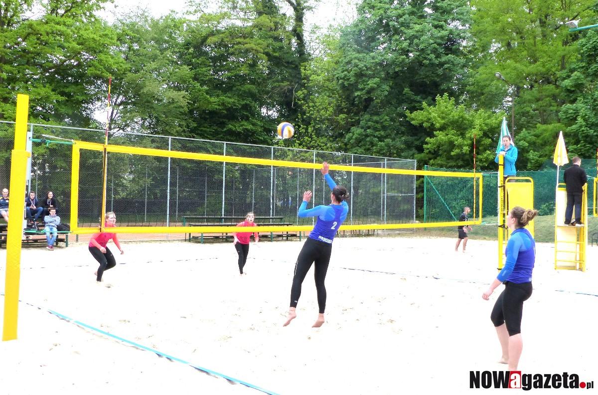 Sportowe rozgrywki na plaży