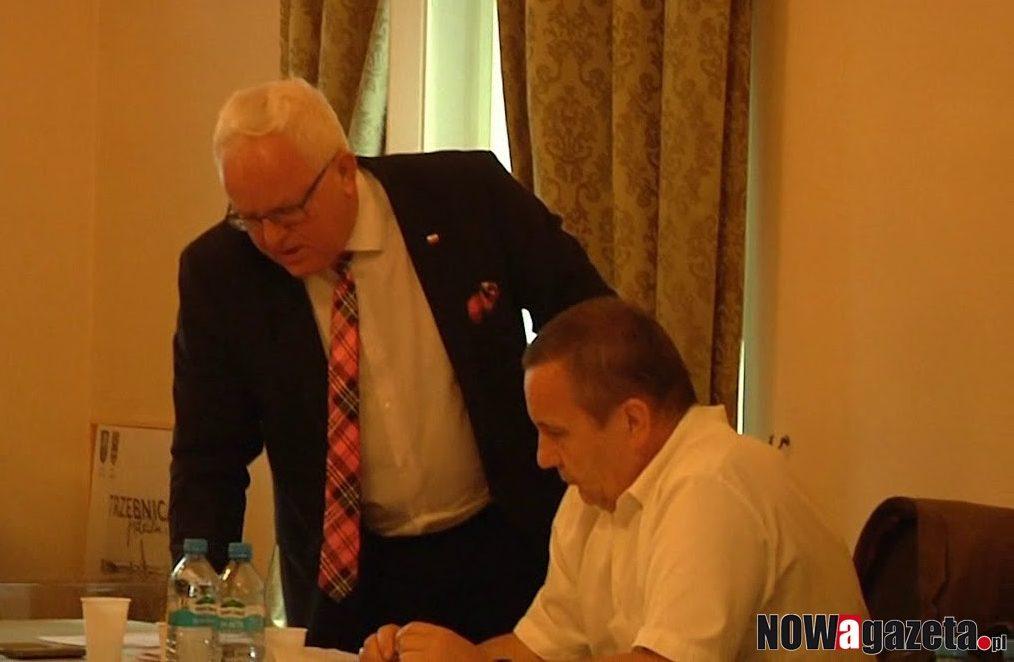 Samorządowcy nie chcą oddać kasy?