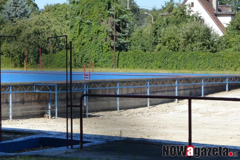 Oferta na basen dwa razy droższa niż zakładano