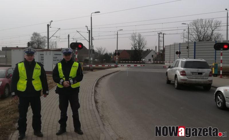 Pilnowali bezpieczeństwa na przejazdach kolejowych