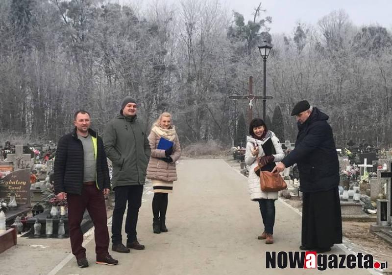 Prusicki cmentarz pięknieje