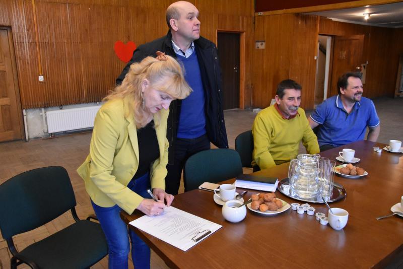 Rusza remont obornickiej sali widowiskowej. Przekazano plac budowy