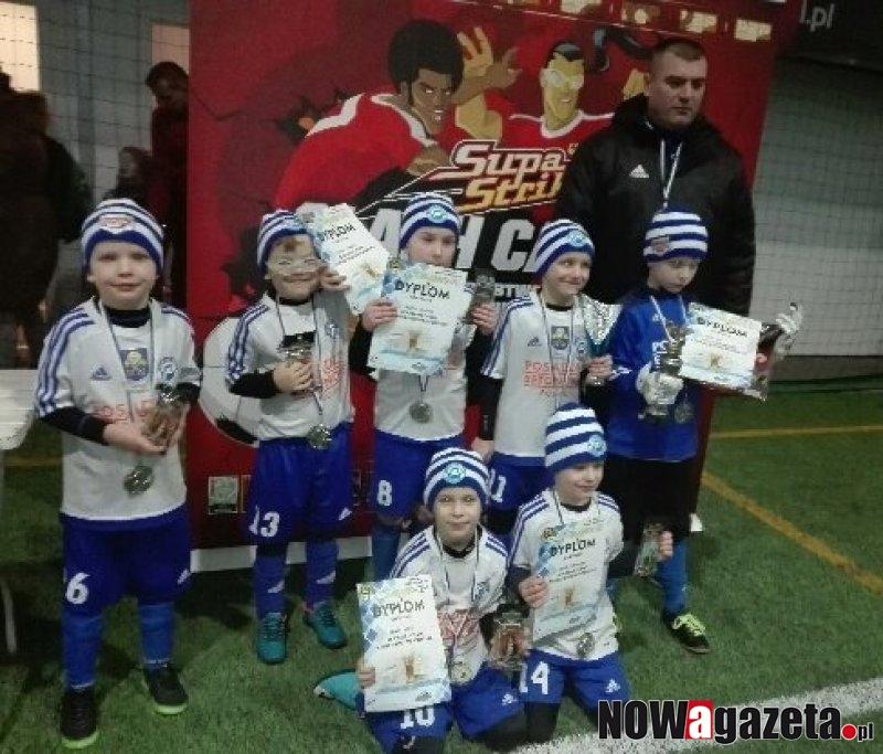 Drugie miejsce Skrzatów z Polonii Trzebnica w ważnym turnieju na Stadionie Olimpijskim we Wrocławiu