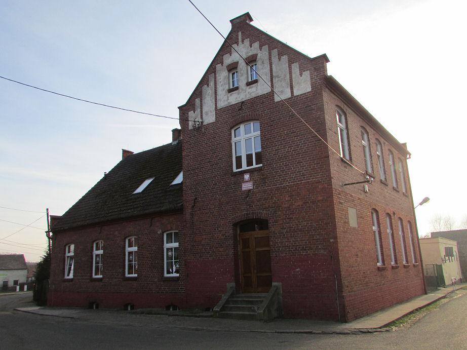 Zapaliły się sadze w remontowanej szkole