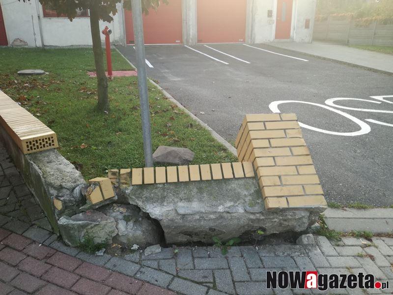 A murek runął