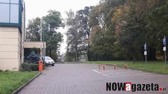 Złamał szlaban, policja zatrzymała jego i... kolegę