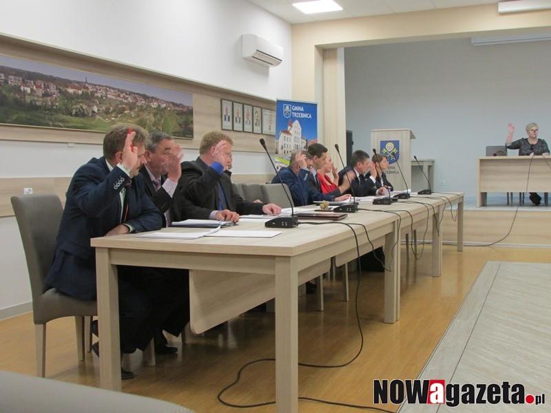 W kierunku Węgrzynowa pojedziemy ul. Alpejską
