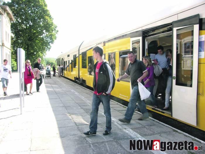 Podróżni poczekają na zewnątrz