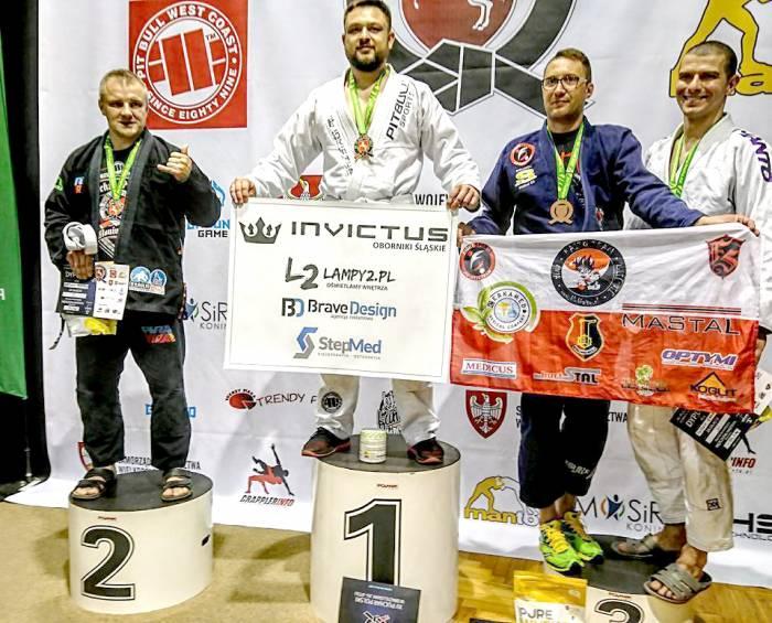Invictus mierzy wysoko