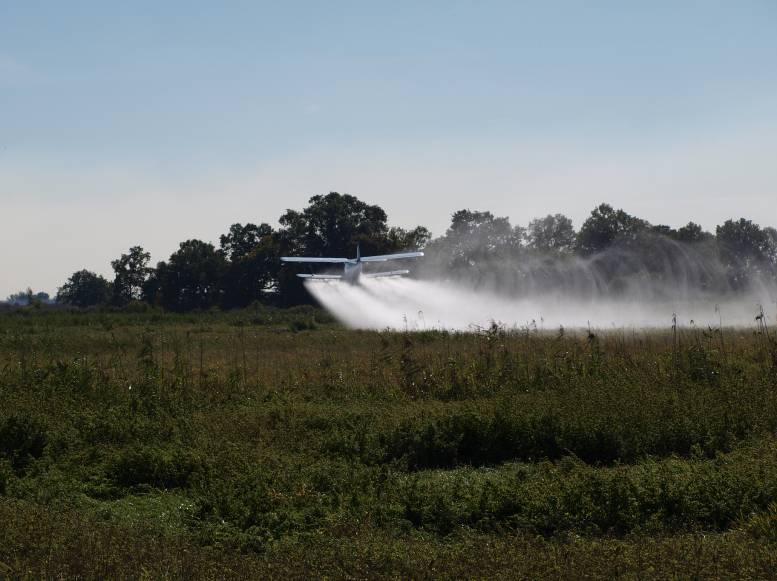 Uwaga | Przeprowadzane będą opryski agrolotnicze
