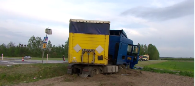 Tir wjechał w trzyosobową rodzinę