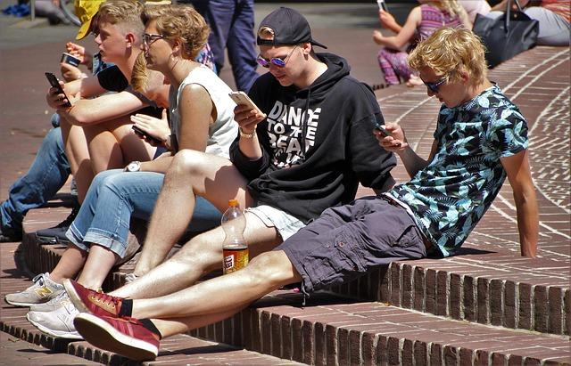 Czy wiesz, co Twoje dziecko ogląda w telefonie?