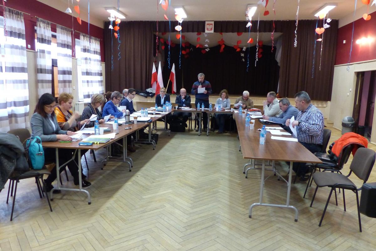 Radni na komisji przeciw wójt, a na sesji zmiana