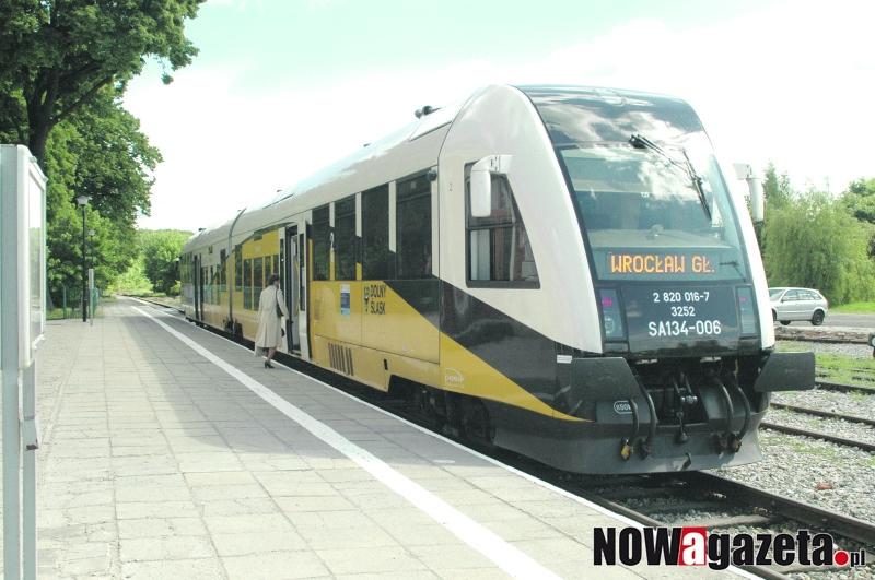 Zamiast  szynobusa chwilowo komunikacja zastępcza