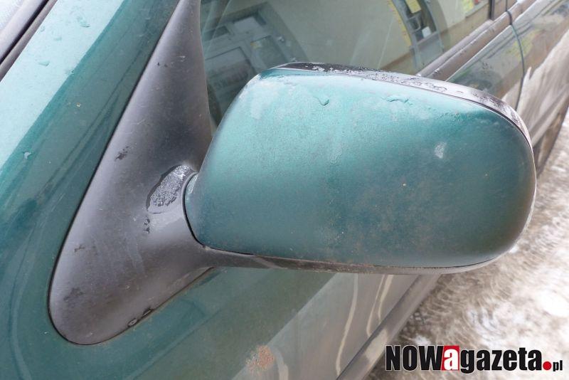 Wandal zniszczył auto. Zadziwiająca decyzja policji